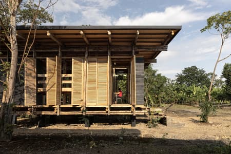 https://www.archdaily.com/1031042/la-panificadora-centro-desarrollo-y-de-produccion-rural-natura-futura